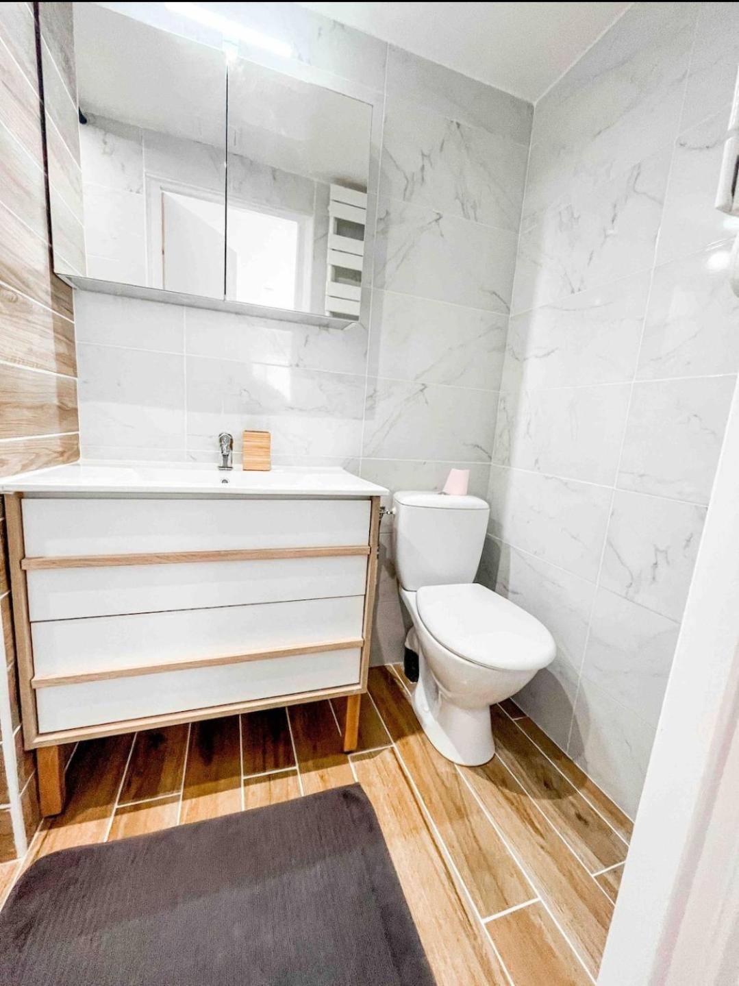 Apartamento La Chrysalide La Crau Habitación foto